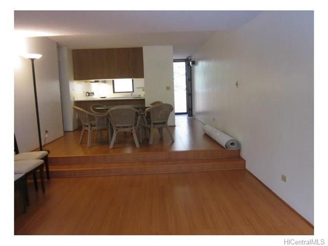 521 Hahaione Street, Honolulu, HI 96825