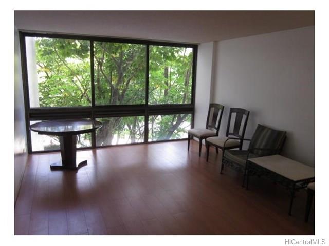 521 Hahaione Street, Honolulu, HI 96825