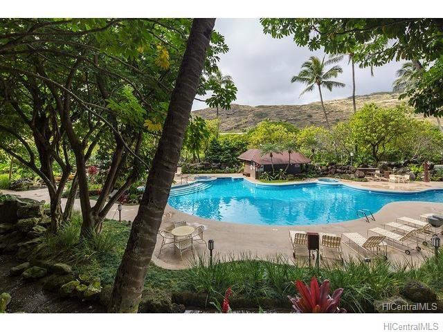 521 Hahaione Street, Honolulu, HI 96825