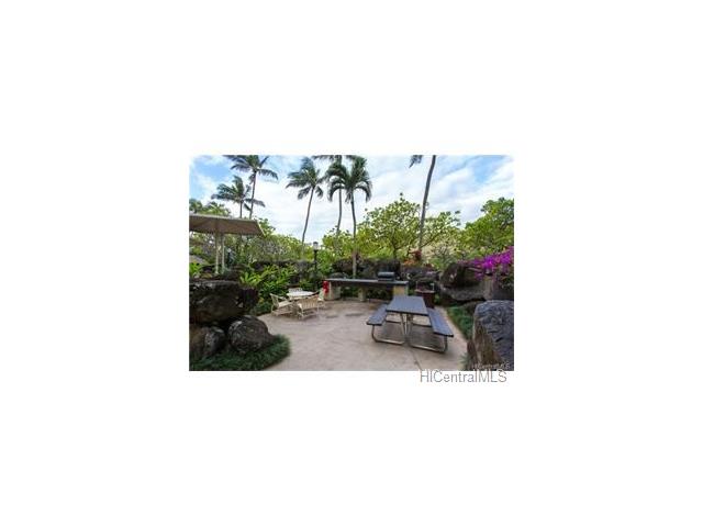 521 Hahaione Street, Honolulu, HI 96825