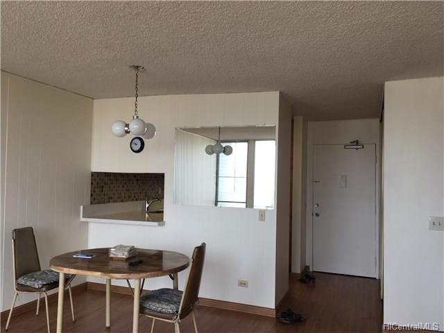 796 Isenberg Street, Honolulu, HI 96826