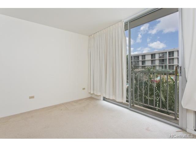 2847 Waialae Avenue, Honolulu, HI 96826