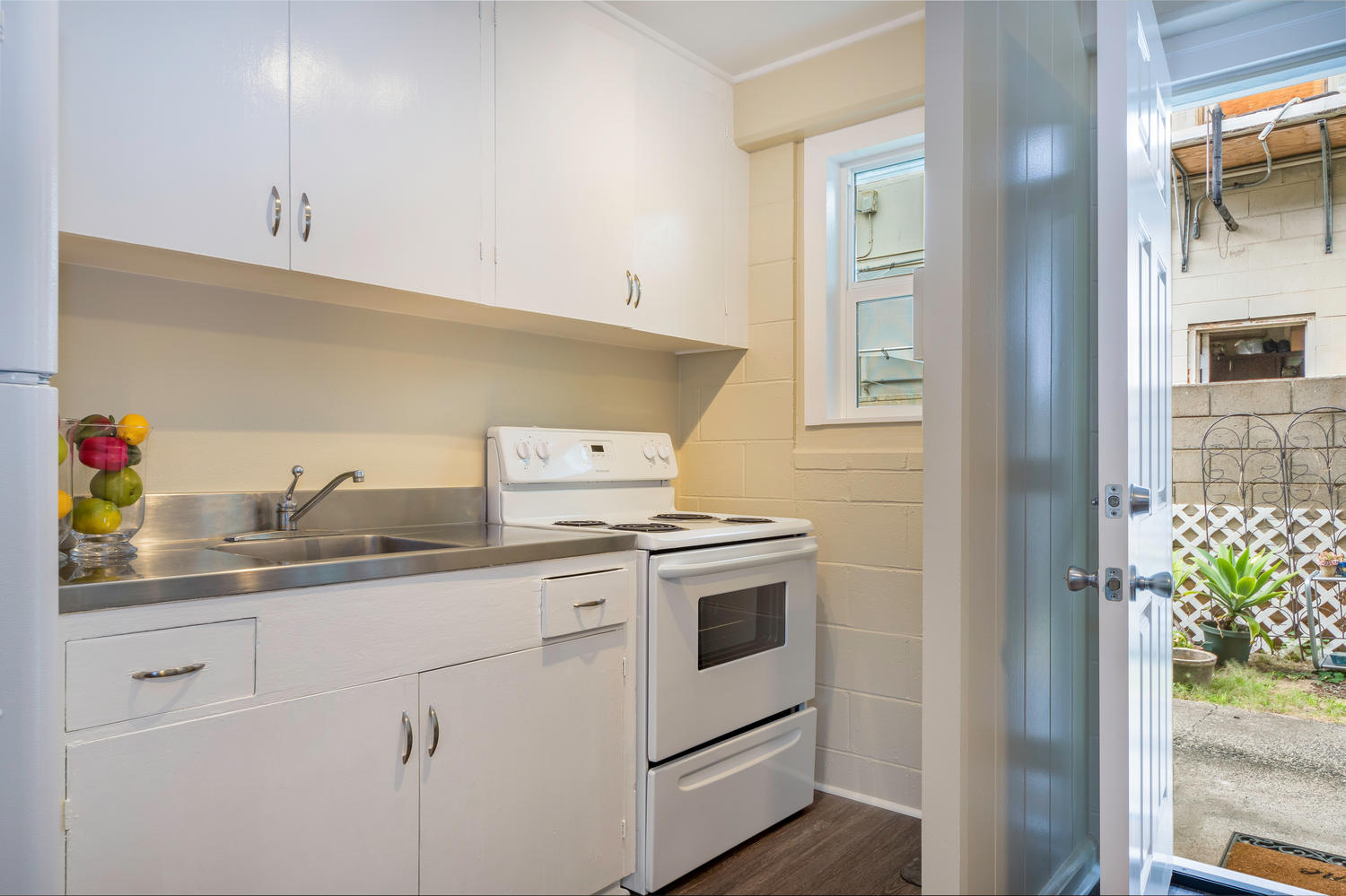 1808 Waiola St #2, Honolulu, HI 96826