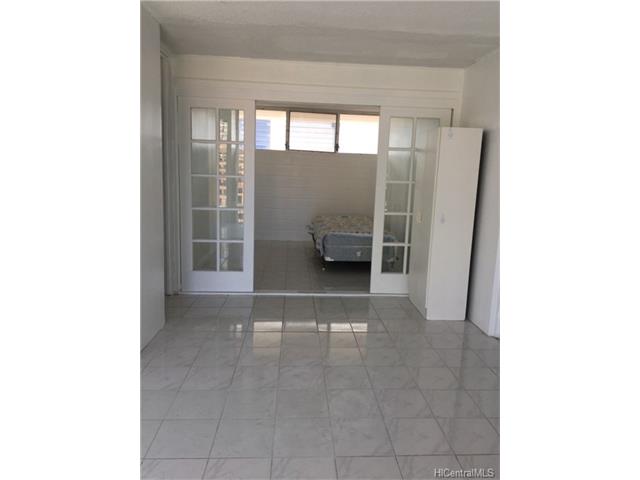 620 Mccully Street, Honolulu, HI 96826