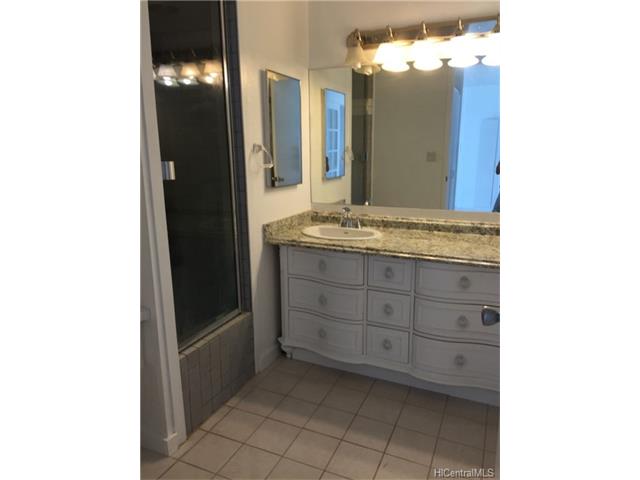 620 Mccully Street, Honolulu, HI 96826