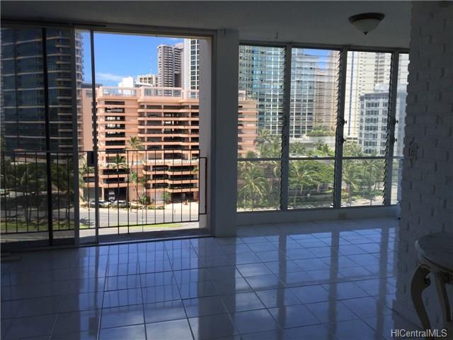 620 Mccully Street, Honolulu, HI 96826