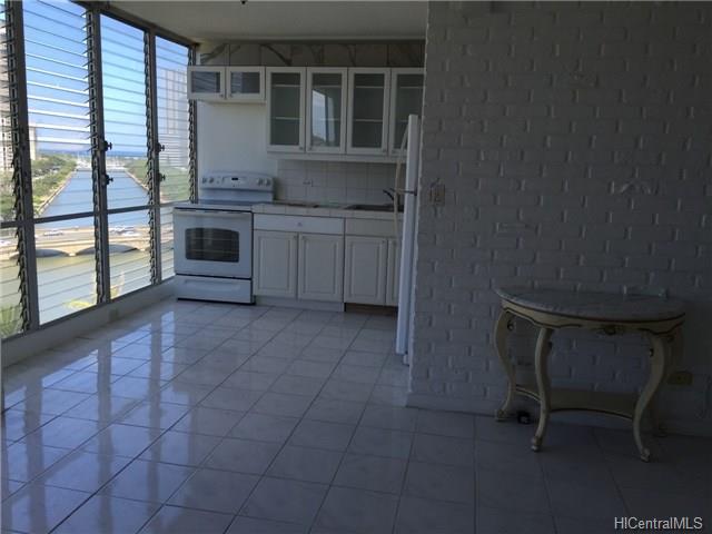 620 Mccully Street, Honolulu, HI 96826