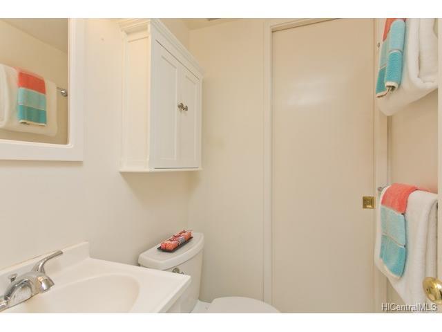 2499 Kapiolani Boulevard, Honolulu, HI 96826