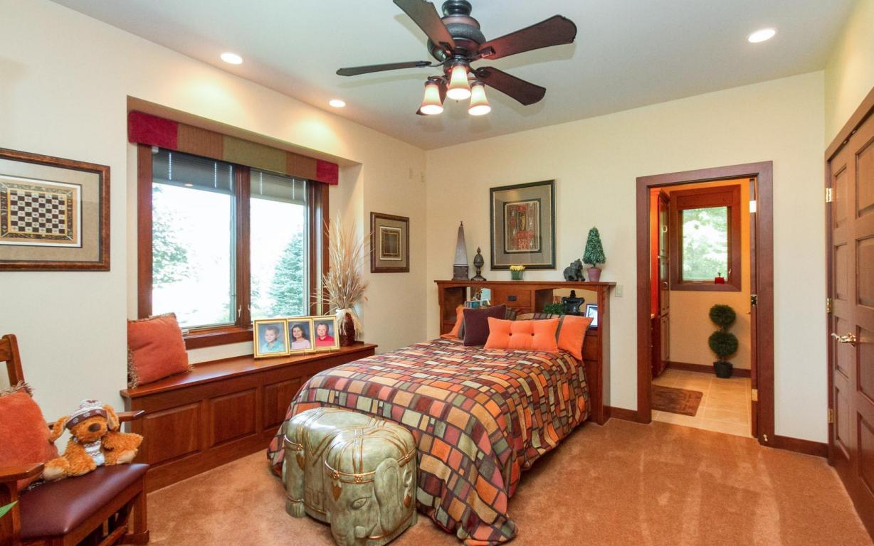 482 Fawncove Lane, Ames, IA 50014