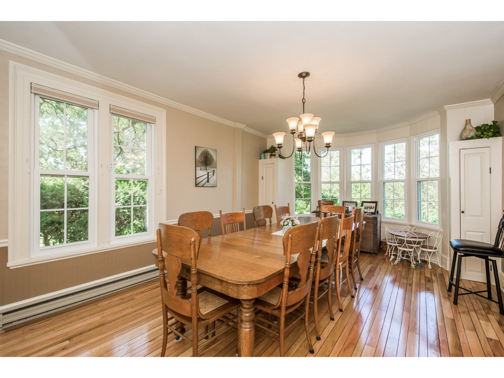 320 Scotch Ridge RD, Carlisle, IA 50047