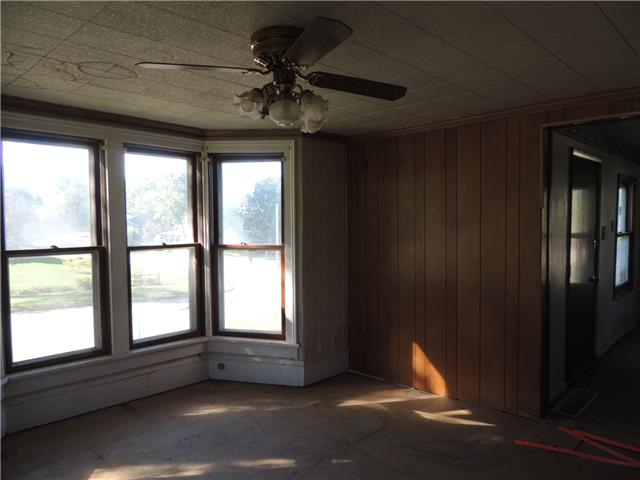 1627 Franklin AveChariton, IA, 50049Lucas County