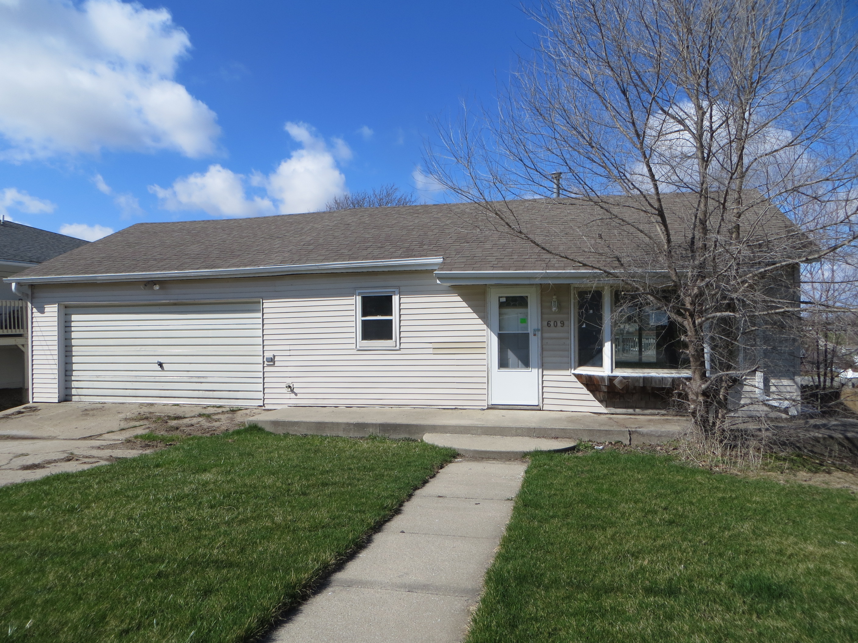 609 S Walnut StColfax, IA, 50054Jasper County