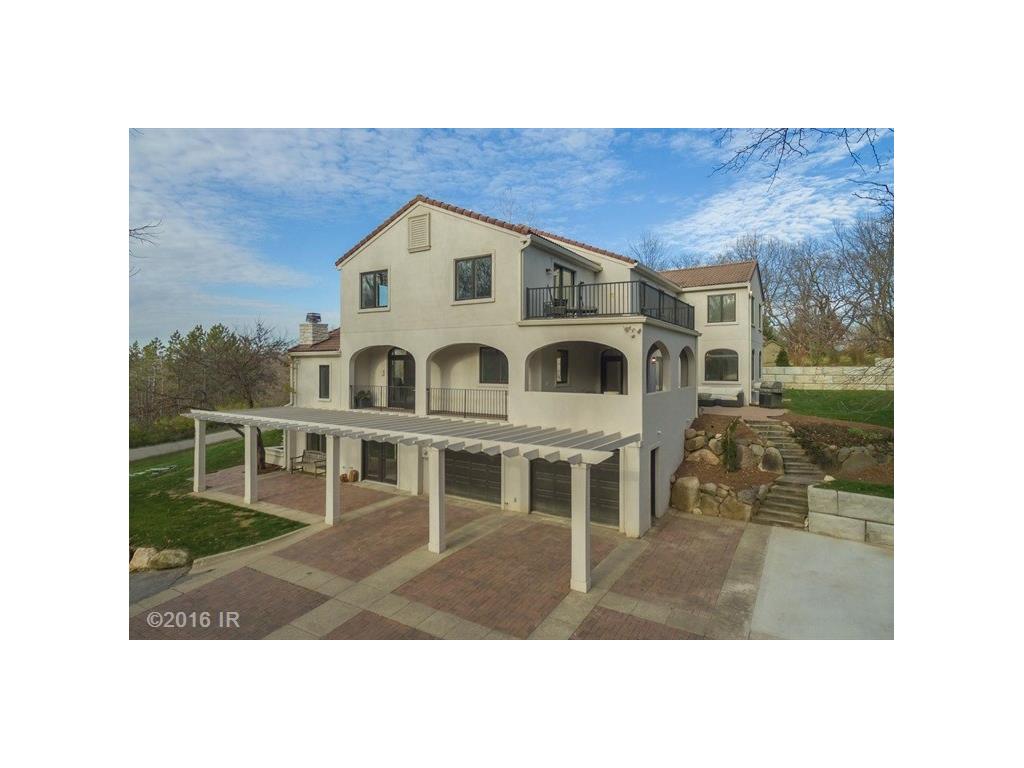 36650 Meadowbrook Circle, West Des Moines, IA 50061
