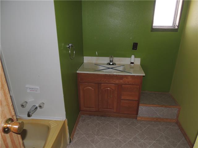 414 E D Main StMelcher, IA, 50062Marion County