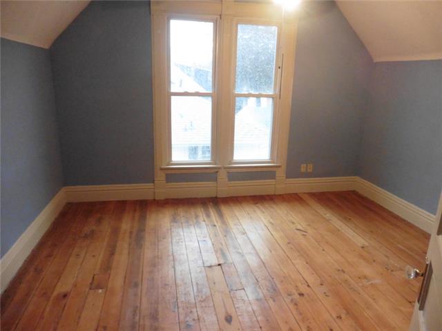 1104 E Salem AveIndianola, IA, 50125Warren County
