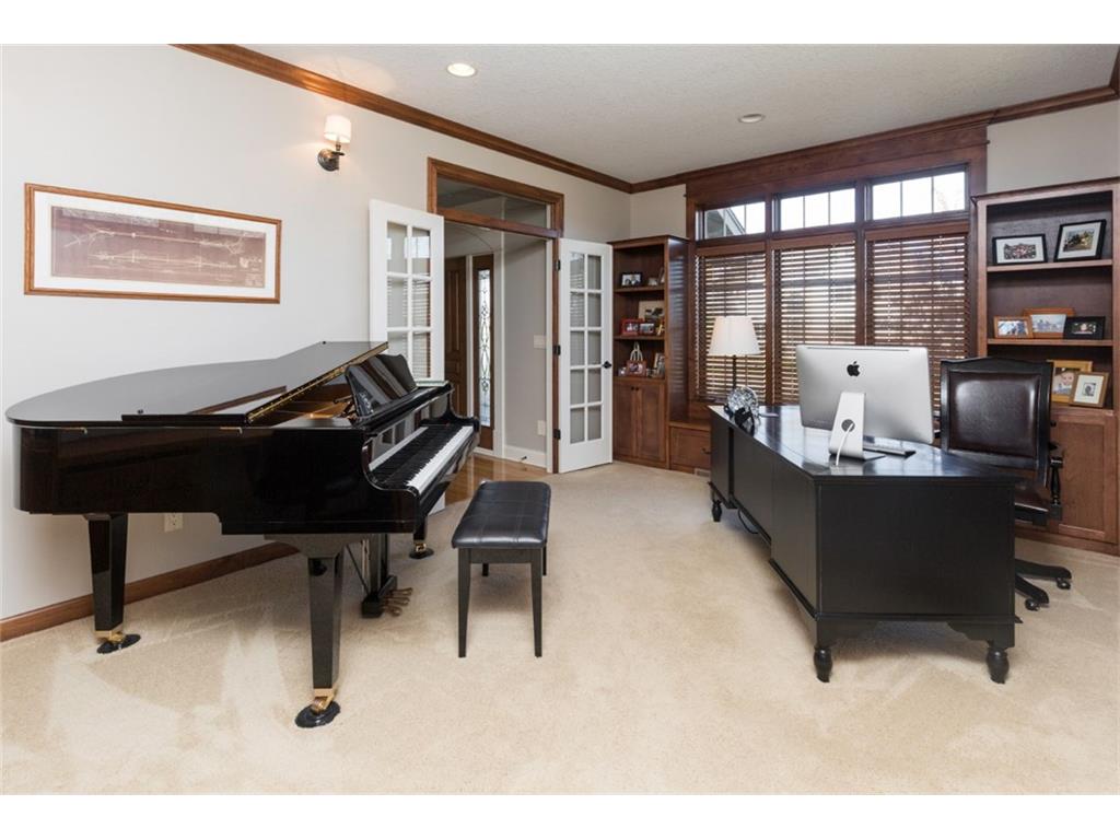 8502 Wooded Point Drive, Johnston, IA 50131
