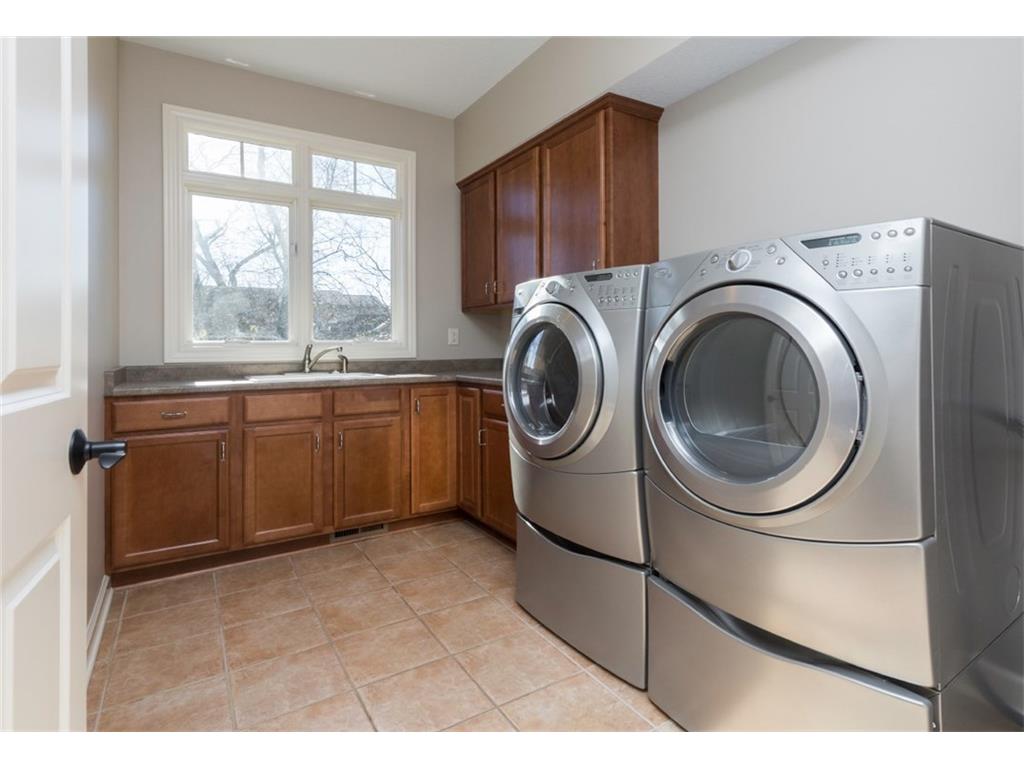 8502 Wooded Point Drive, Johnston, IA 50131