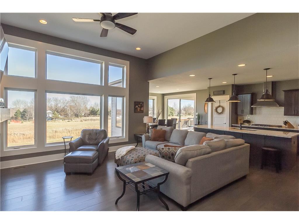 8013 NW 104th Court, Johnston, IA 50131