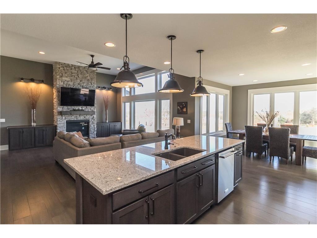 8013 NW 104th Court, Johnston, IA 50131