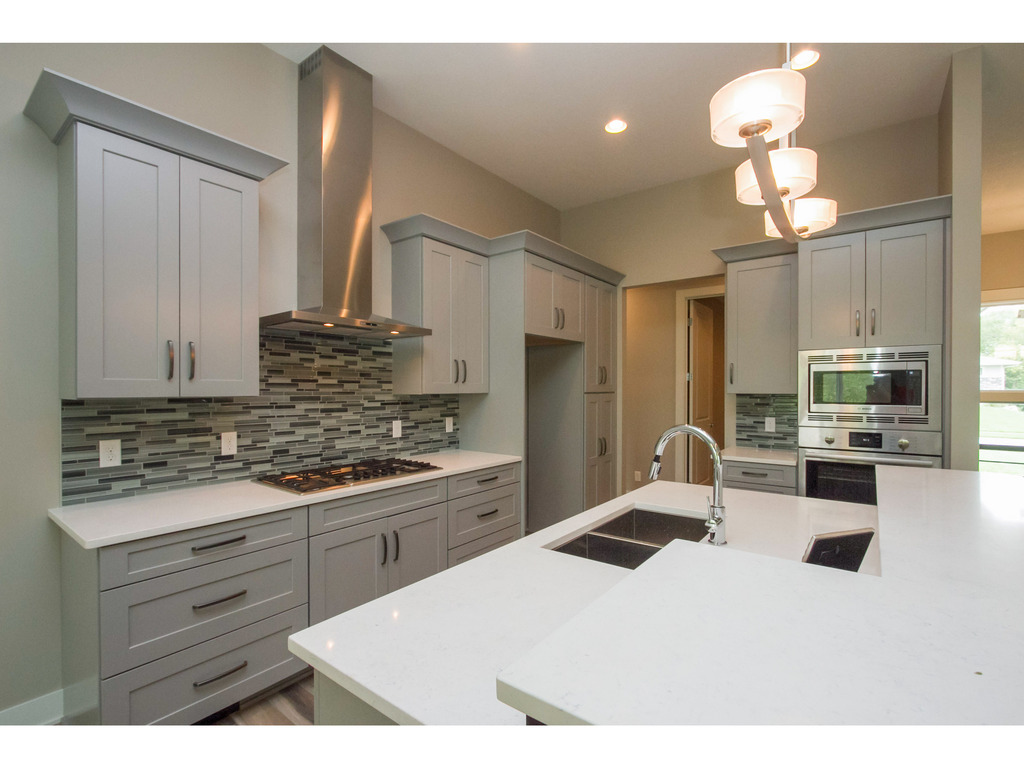 10604 NW 74th PL, Johnston, IA 50131