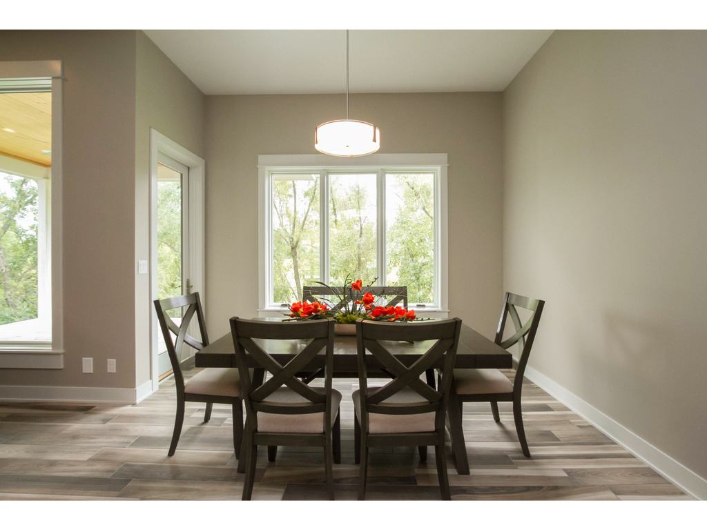 10604 NW 74th PL, Johnston, IA 50131