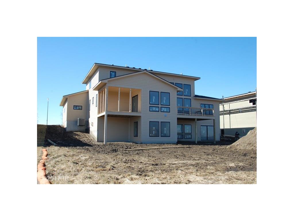 8001 NW 104th Court, Johnston, IA 50131