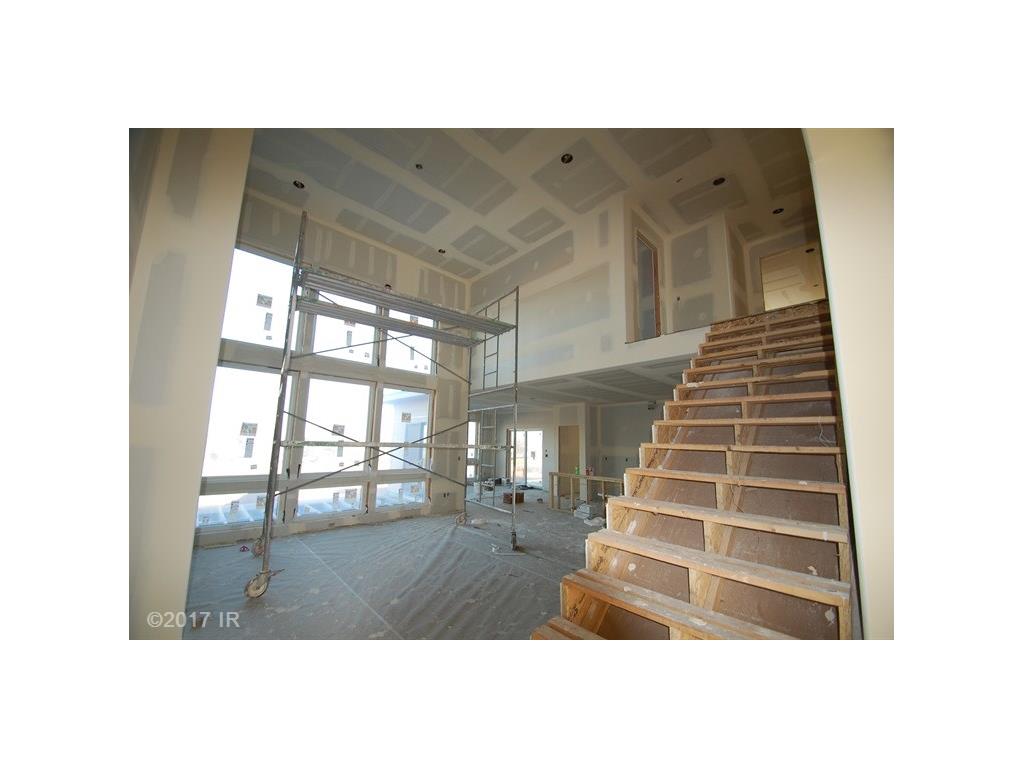 8001 NW 104th Court, Johnston, IA 50131