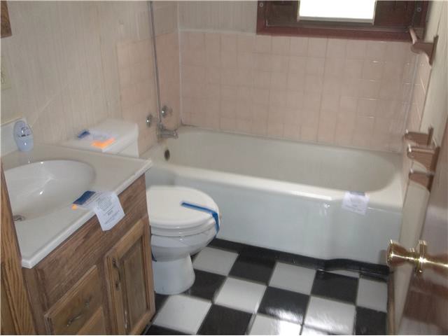 911 May StMarshalltown, IA, 50158Marshall County