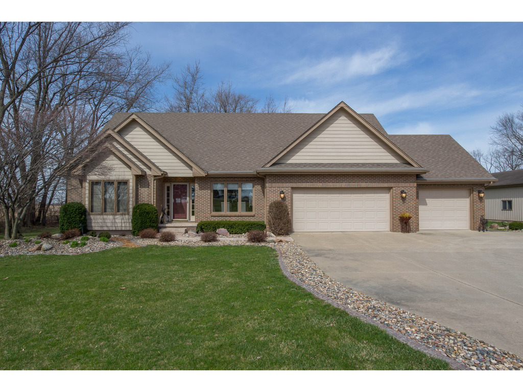 1135 W North AVE, Norwalk, IA 50211