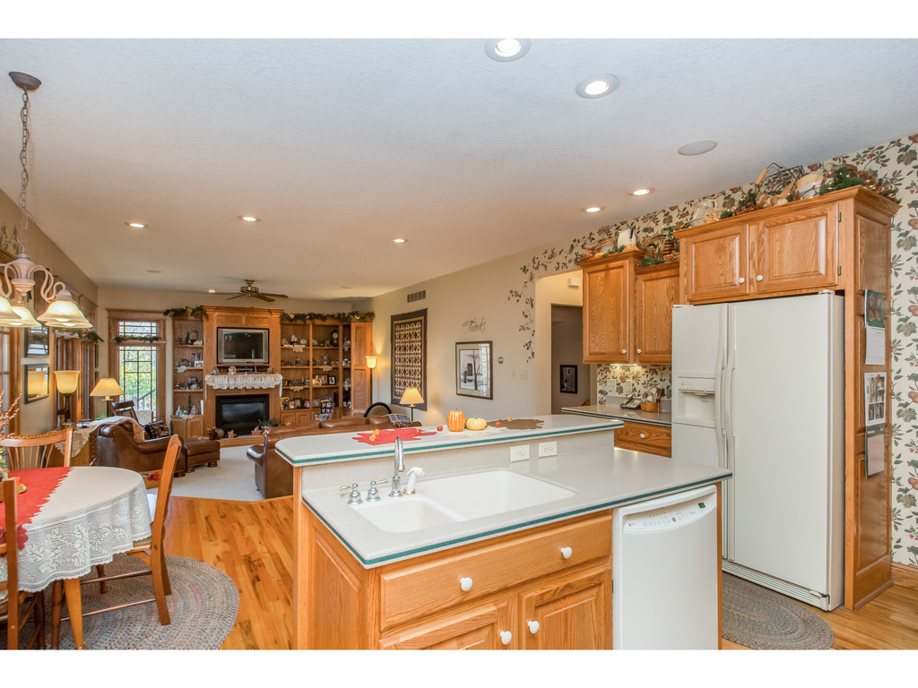 2408 Drenthe Laan ST, Pella, IA 50219