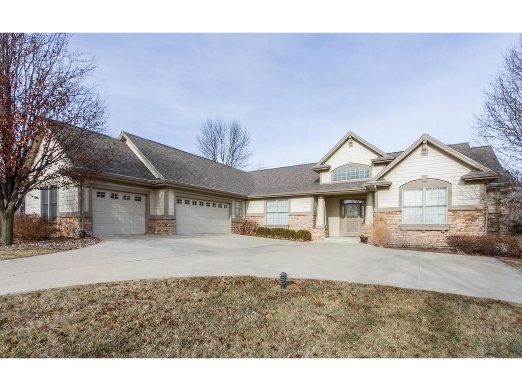 1001 Tradition DR, Polk City, IA 50226