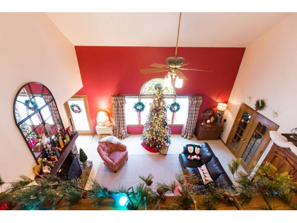 2080 11thSt, West Des Moines, IA 50265