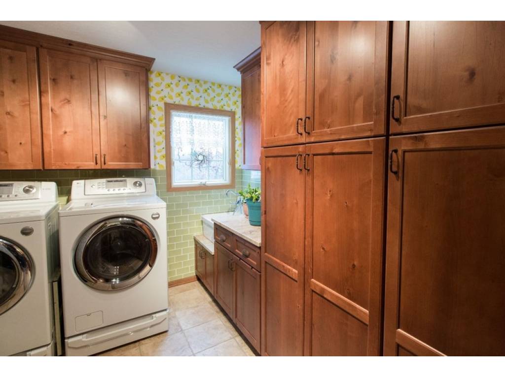 2080 11thSt, West Des Moines, IA 50265