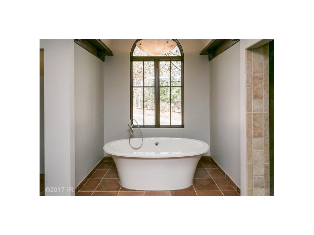 3150 Valley Ridge Court, West Des Moines, IA 50265