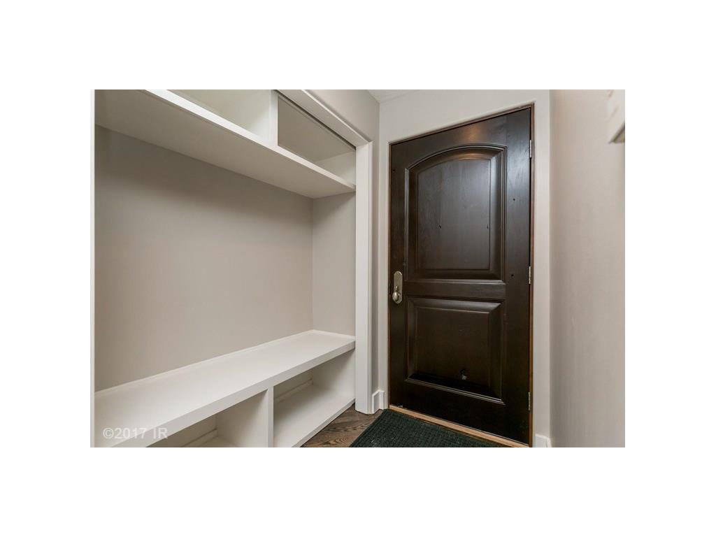 3150 Valley Ridge Court, West Des Moines, IA 50265