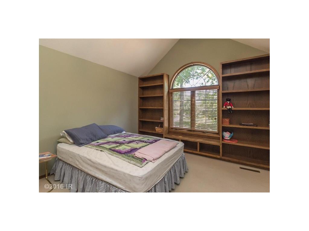 3205 Jordan Grove, West Des Moines, IA 50265