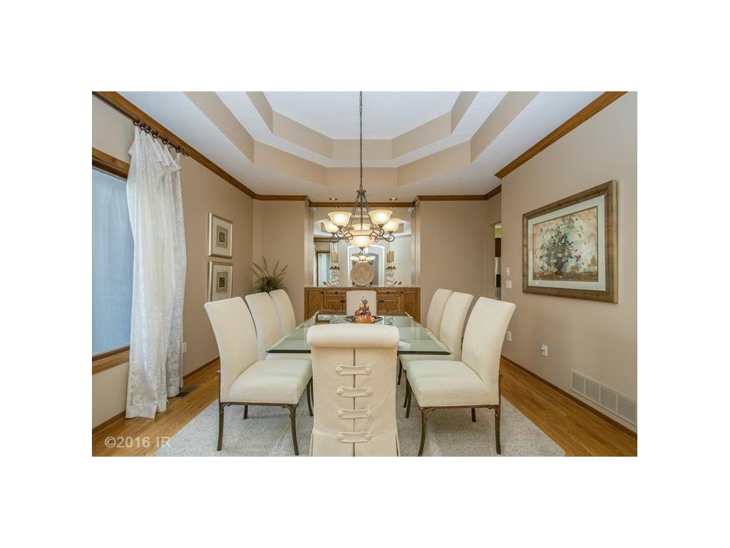3210 Valley Ridge Court, West Des Moines, IA 50265