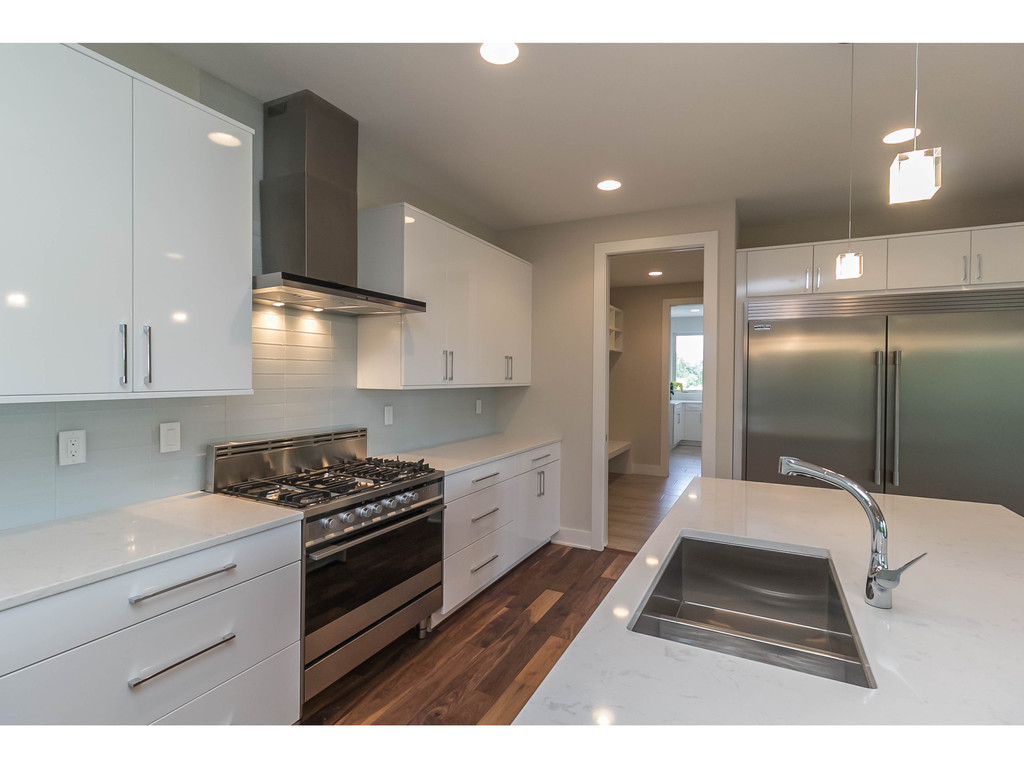 5482 SW Lake Ridge DR, West Des Moines, IA 50265