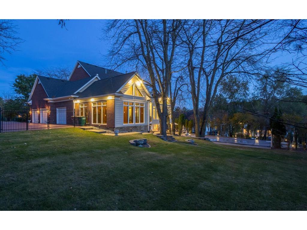 2019 S 40th CT, West Des Moines, IA 50265