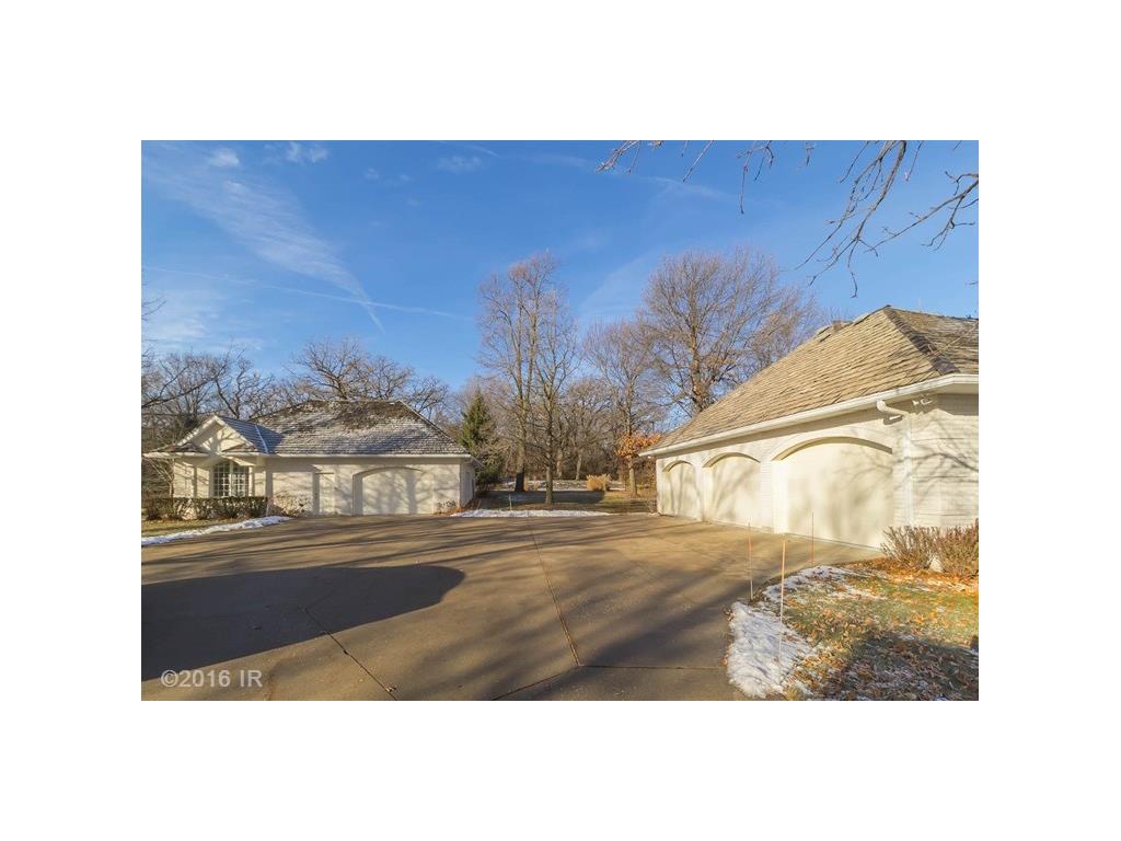 3870 Timberline Drive, West Des Moines, IA 50265