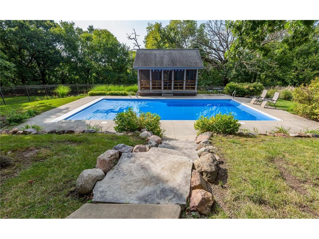 3650 Grand Avenue, West Des Moines, IA 50265