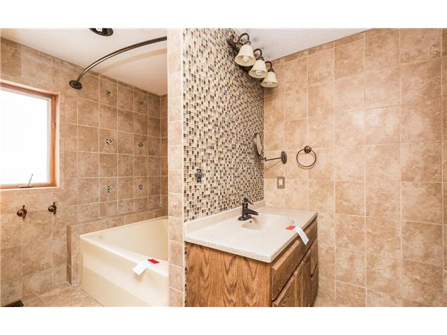 486 77th PlWest Des Moines, IA, 50266Dallas County