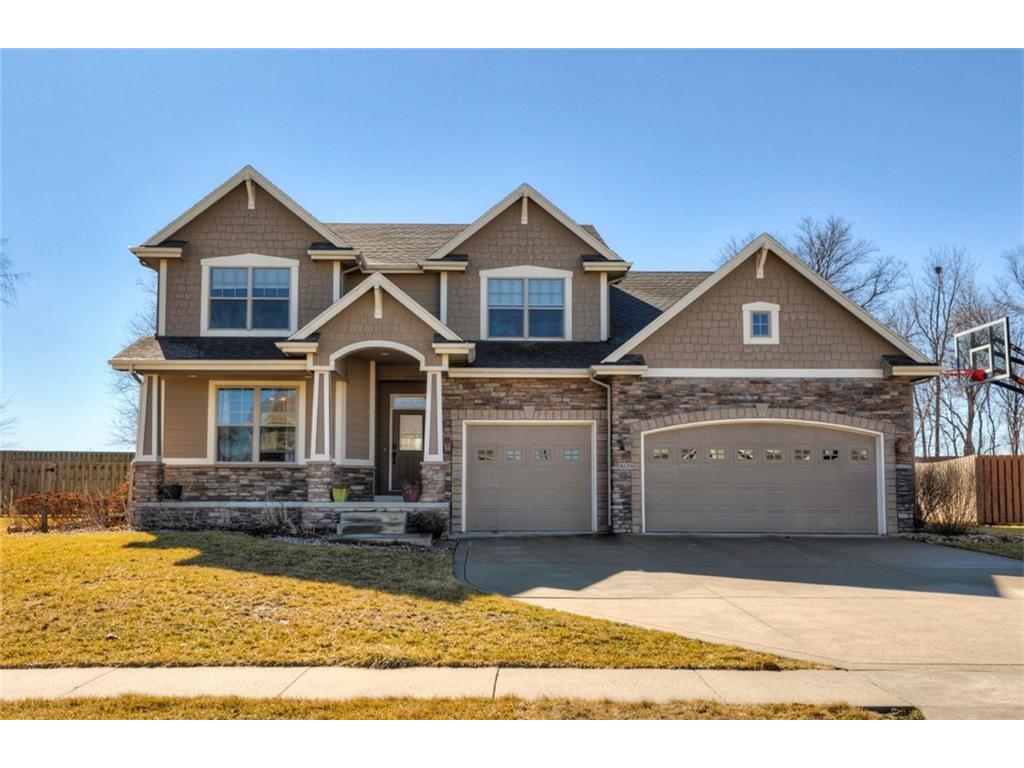 8520 Parkside Circle, West Des Moines, IA 50266