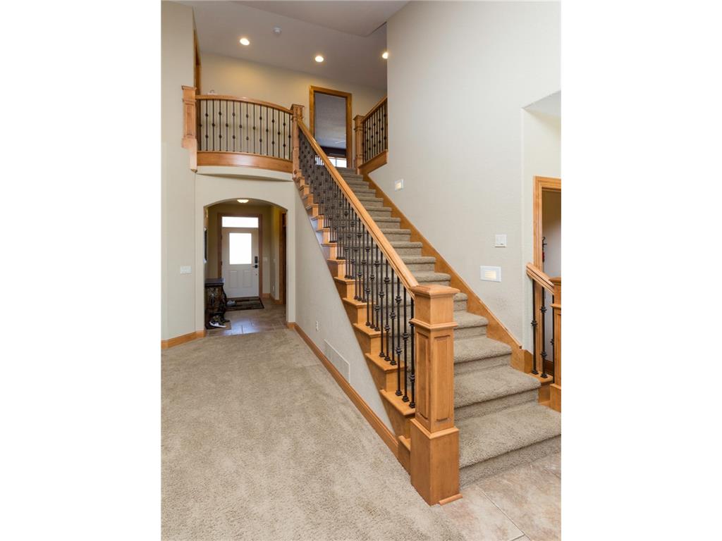 8520 Parkside Circle, West Des Moines, IA 50266