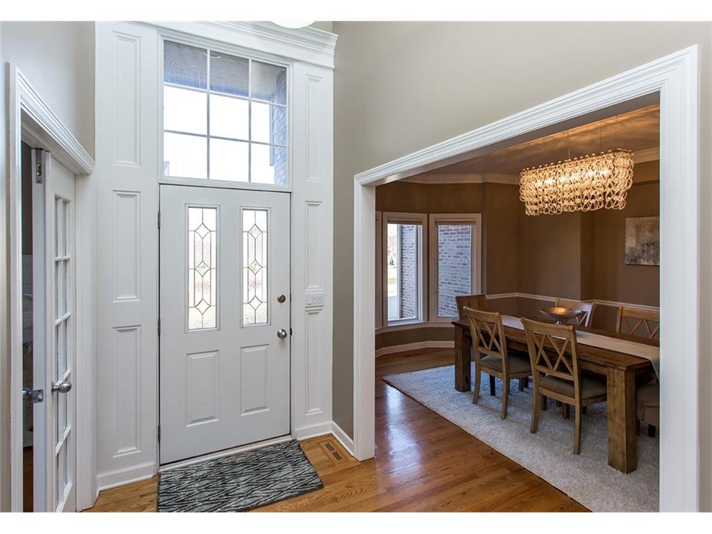 1054 Burr Oaks Dr, West Des Moines, IA 50266