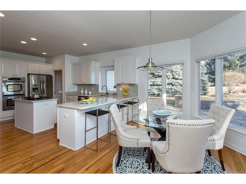 1054 Burr Oaks Dr, West Des Moines, IA 50266