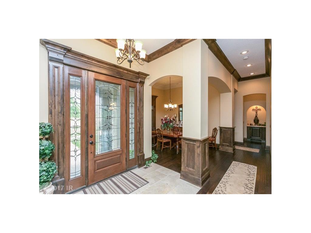 1371 S Sugar Creek Court, West Des Moines, IA 50266