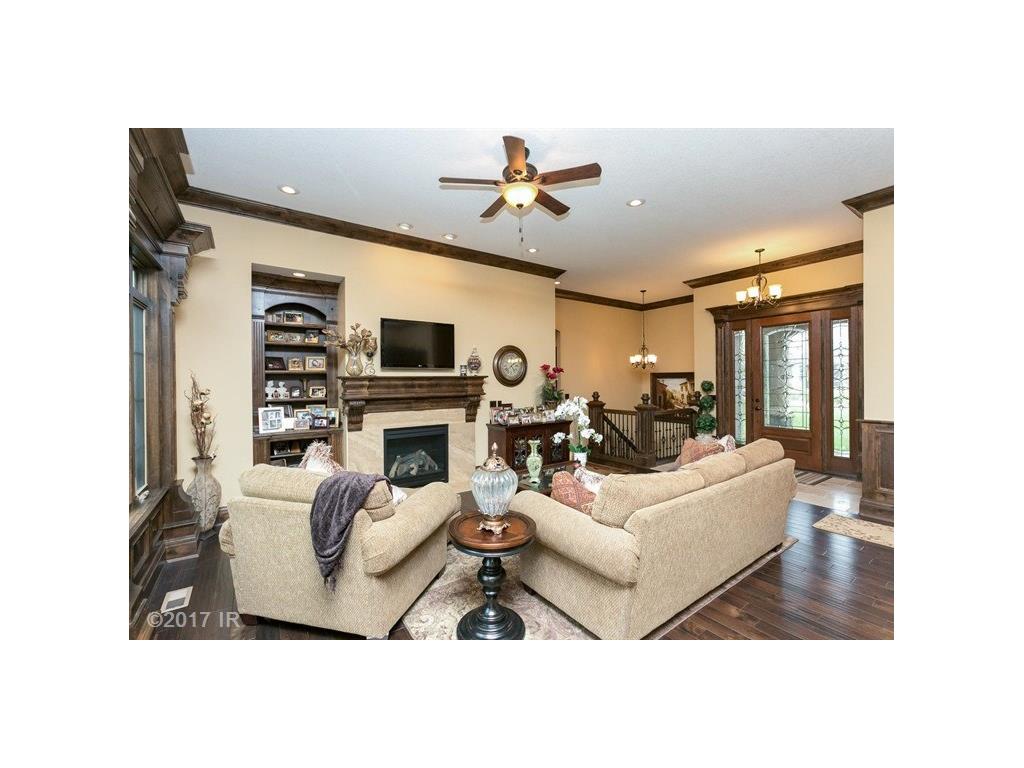 1371 S Sugar Creek Court, West Des Moines, IA 50266
