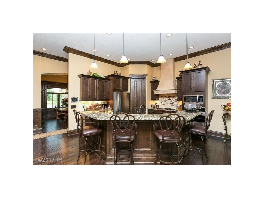1371 S Sugar Creek Court, West Des Moines, IA 50266