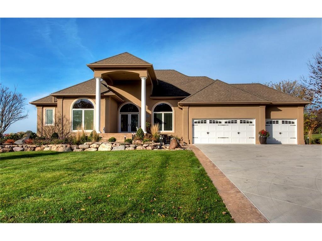 1723 Glen Oaks Drive, West Des Moines, IA 50266